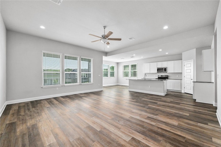 Photo 3 of 27 - 21802 McAllister Cir, Leander, TX 78645