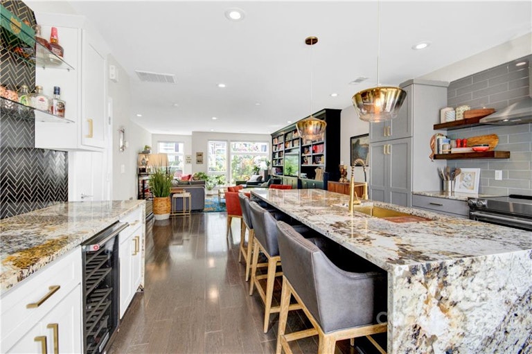 Photo 8 of 25 - 2446 Brelade Pl, Charlotte, NC 28203