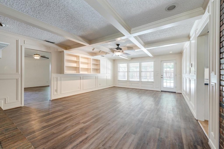 Photo 5 of 40 - 312 Greenbriar Ln, Colleyville, TX 76034