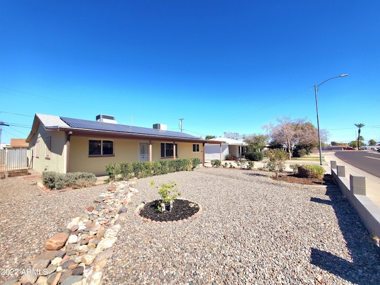 Photo 3 of 42 - 11122 W Connecticut Ave, Youngtown, AZ 85363