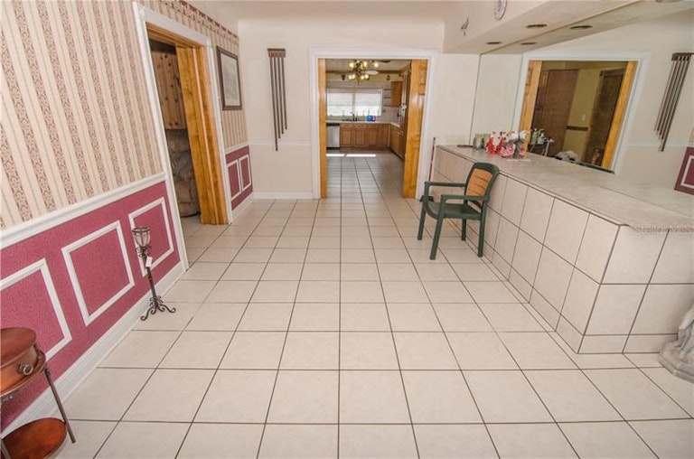 Photo 9 of 25 - 790 N 8th St, Eagle Lake, FL 33839