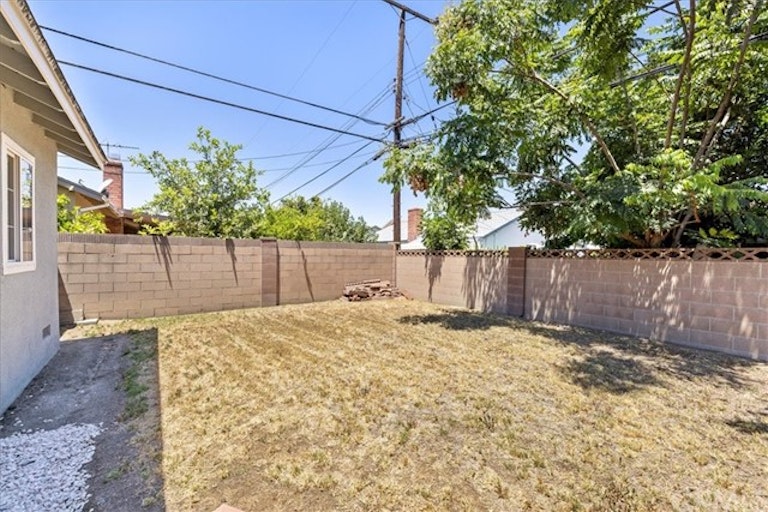 Photo 22 of 22 - 1729 W Beacon Ave, Anaheim, CA 92804