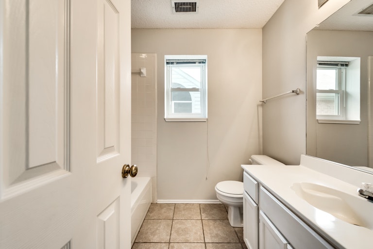 Photo 21 of 30 - 2441 Creekhaven Dr, Flower Mound, TX 75028