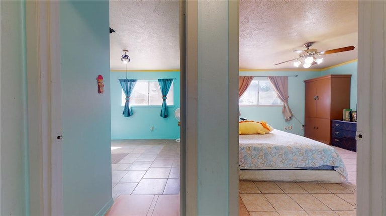Photo 26 of 48 - 10811 Sagevale Ln, Houston, TX 77089