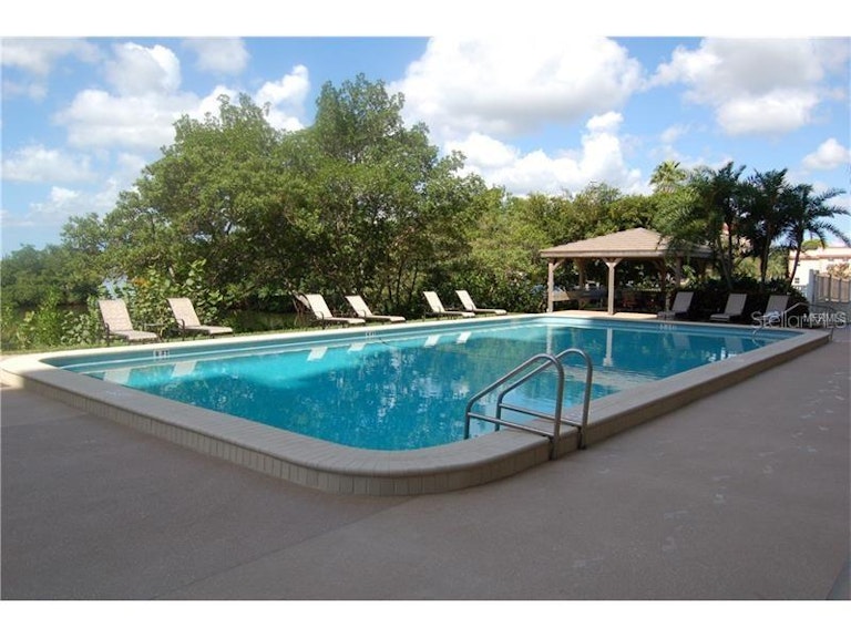 Photo 17 of 22 - 7050 Sunset Dr S #614, South Pasadena, FL 33707