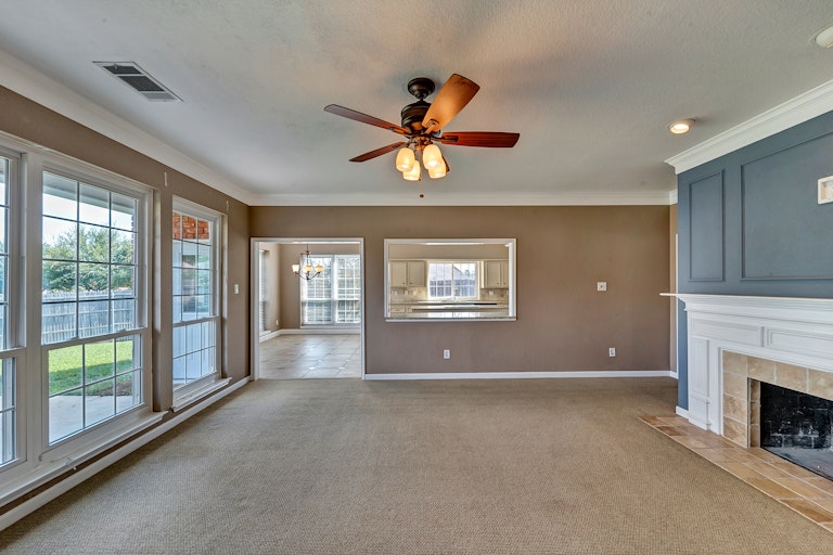 Photo 9 of 28 - 8029 Dusty Way, Fort Worth, TX 76123