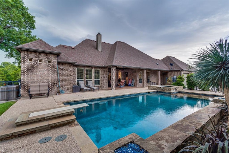 Photo 30 of 39 - 3911 Shiloh Trl, Midlothian, TX 76065