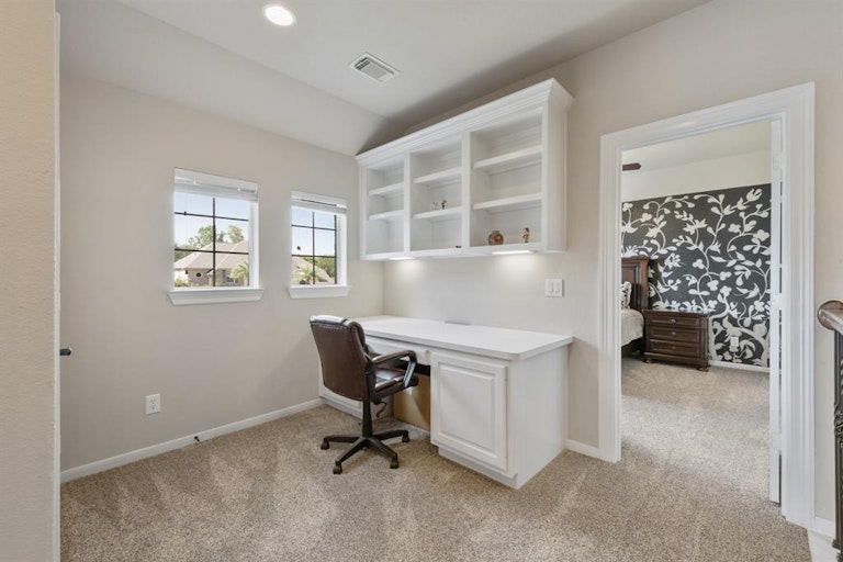 Photo 19 of 39 - 333 Grand Creek Dr, League City, TX 77573