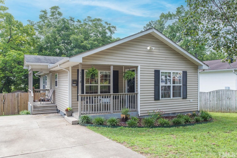Photo 1 of 25 - 114 N Blacknall St, Durham, NC 27703