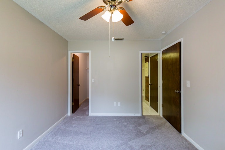 Photo 9 of 15 - 14529 Knoll Ridge Dr, Tampa, FL 33625