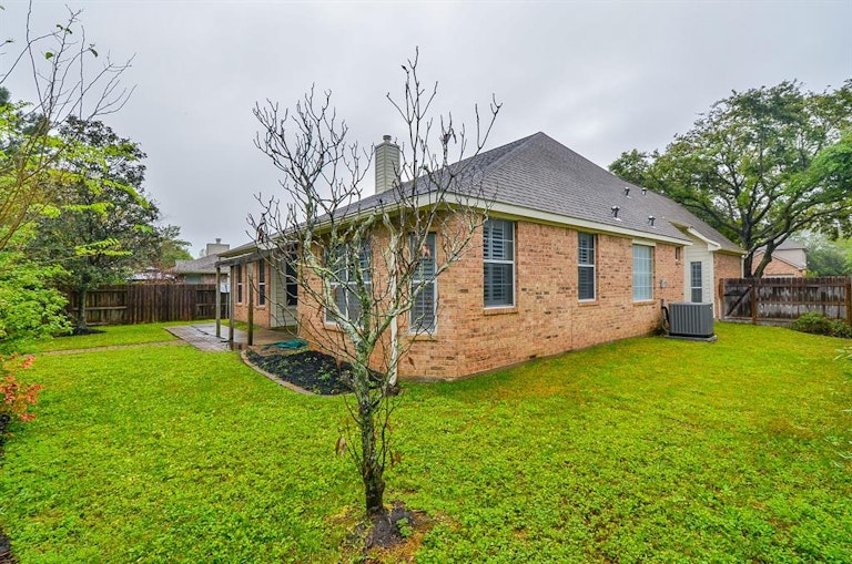 Photo 27 of 27 - 8227 Summer Reef Dr, Houston, TX 77095