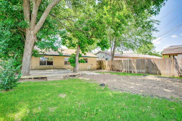 Photo 21 of 21 - 4015 Topaz Dr, Mesquite, TX 75150