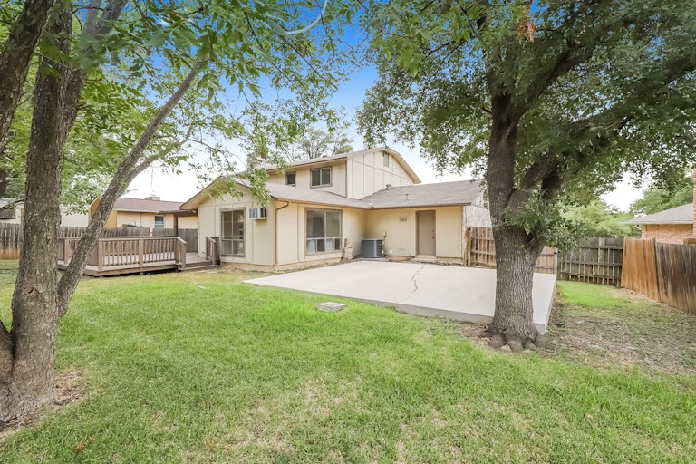 Photo 26 of 27 - 4707 Pebble Gln, San Antonio, TX 78217