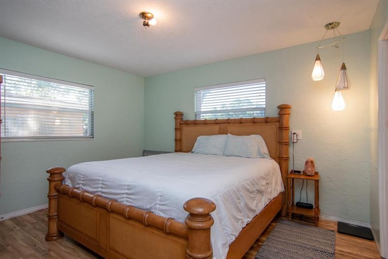 Photo 18 of 23 - 6440 27th Ave N, Saint Petersburg, FL 33710