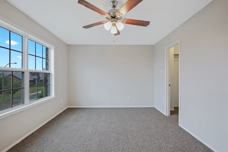 Photo 23 of 31 - 5344 Thornbush Dr, Fort Worth, TX 76179