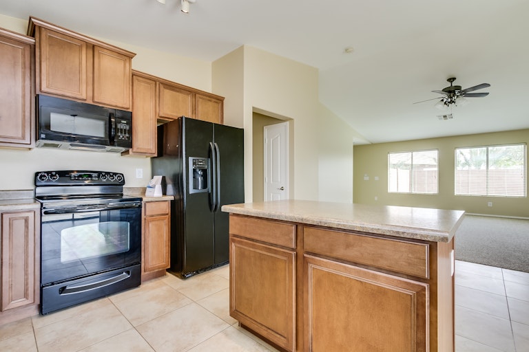 Photo 9 of 35 - 18549 W Vogel Ave, Goodyear, AZ 85338