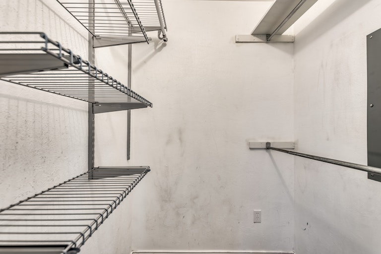 Photo 13 of 19 - 2117 Lea Meadow Cir, Corinth, TX 76208
