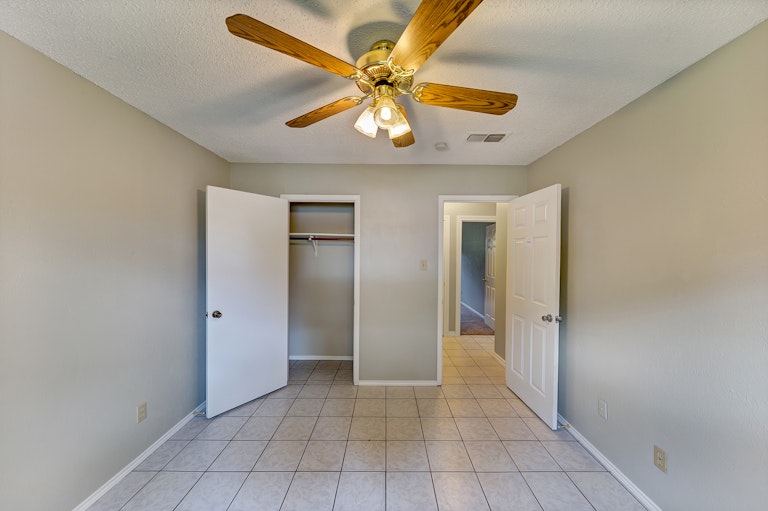 Photo 19 of 24 - 1124 Park Center Ct, Saginaw, TX 76179