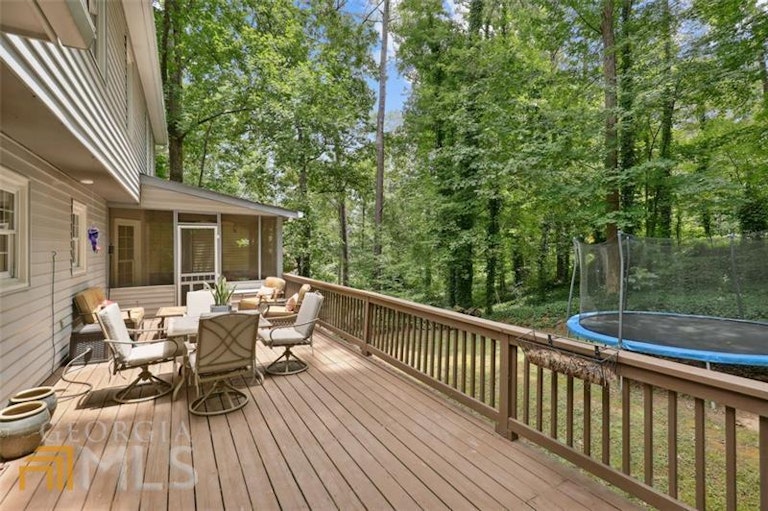 Photo 17 of 36 - 4345 Inverary Walk NE, Roswell, GA 30075