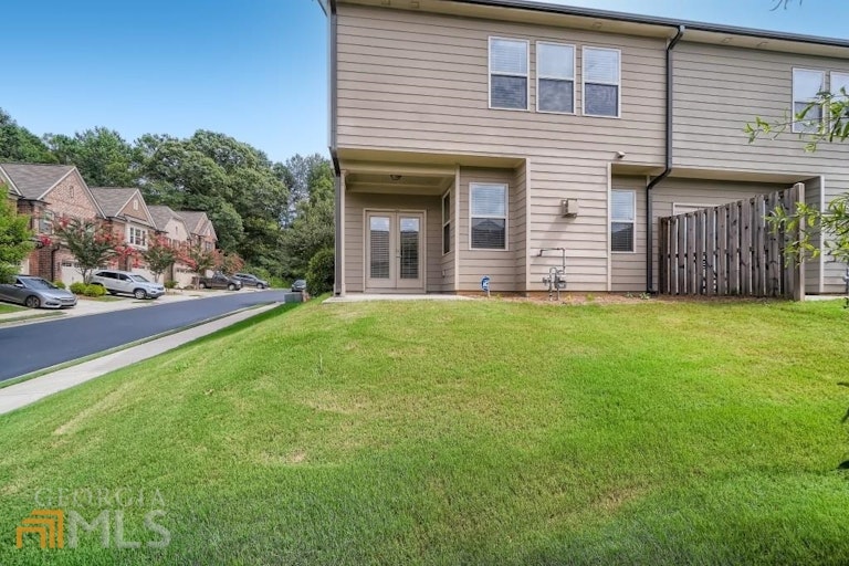 Photo 23 of 26 - 410 Holdings Dr, Lawrenceville, GA 30044