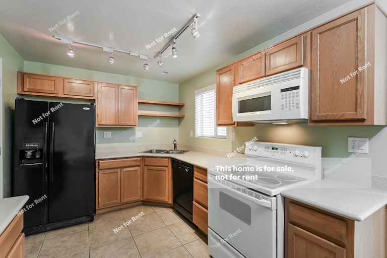 Photo 2 of 25 - 905 N Venice Ave Unit D, Tucson, AZ 85711