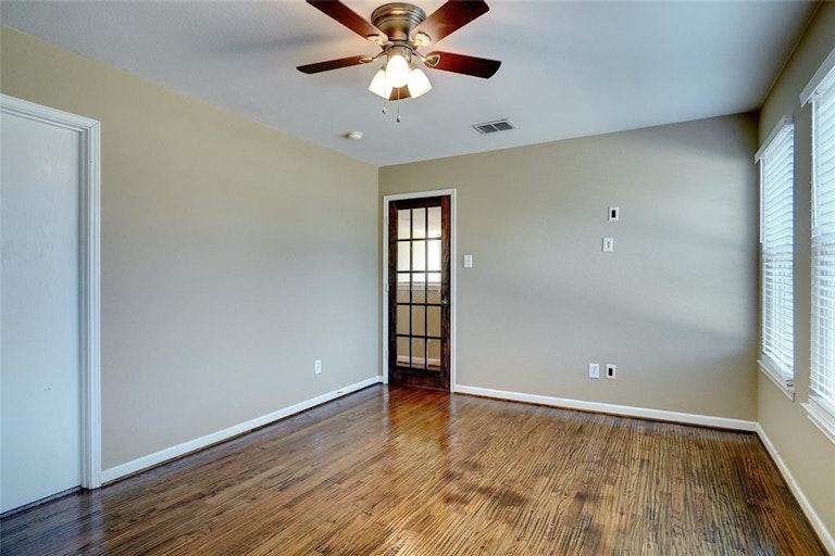 Photo 31 of 34 - 1709 White Dove Ln, Denton, TX 76210