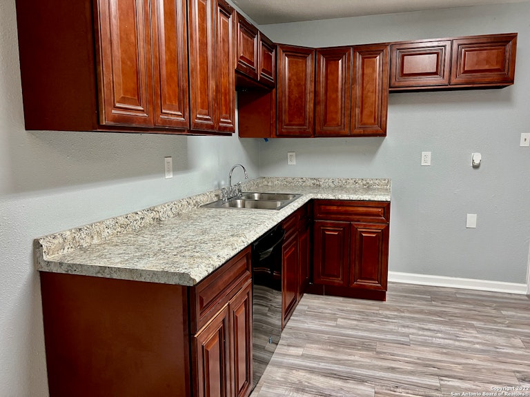 Photo 13 of 23 - 3946 Southport Dr, San Antonio, TX 78223
