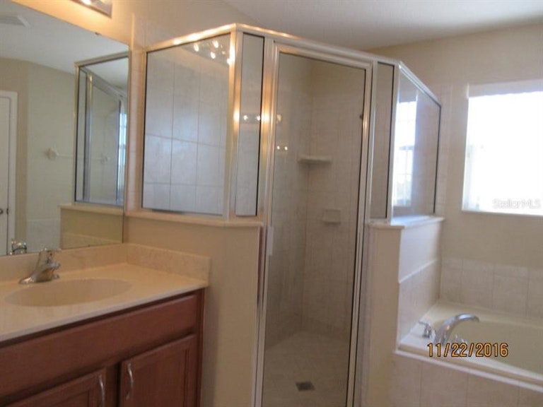 Photo 10 of 24 - 9031 Stonebury Way, Orlando, FL 32832