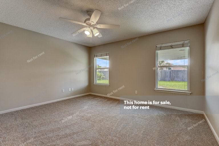 Photo 14 of 33 - 3000 Havengate Dr, Green Cove Springs, FL 32043