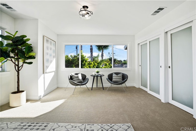 Photo 22 of 37 - 1166 E Claiborne Dr, Long Beach, CA 90807