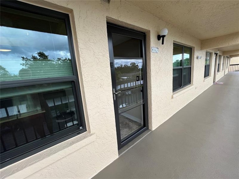 Photo 2 of 40 - 635 30th Ave W Unit F306, Bradenton, FL 34205