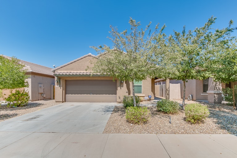 Photo 1 of 30 - 2614 W Gaby Rd, Phoenix, AZ 85041