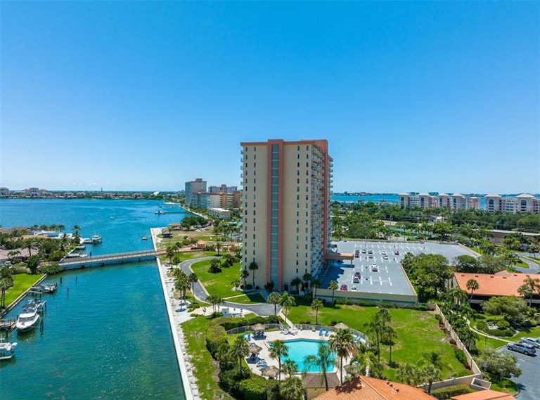 Photo 33 of 37 - 4900 Brittany Dr S #311, Saint Petersburg, FL 33715