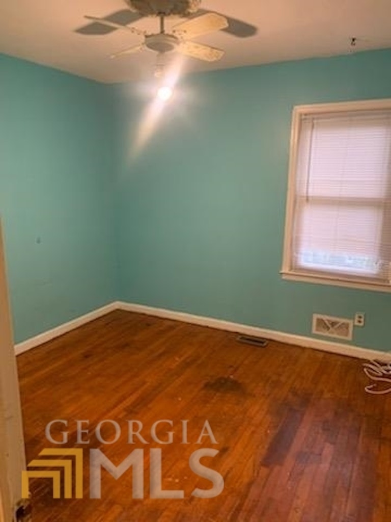 Photo 11 of 13 - 3721 Del Rio Ter, Decatur, GA 30032
