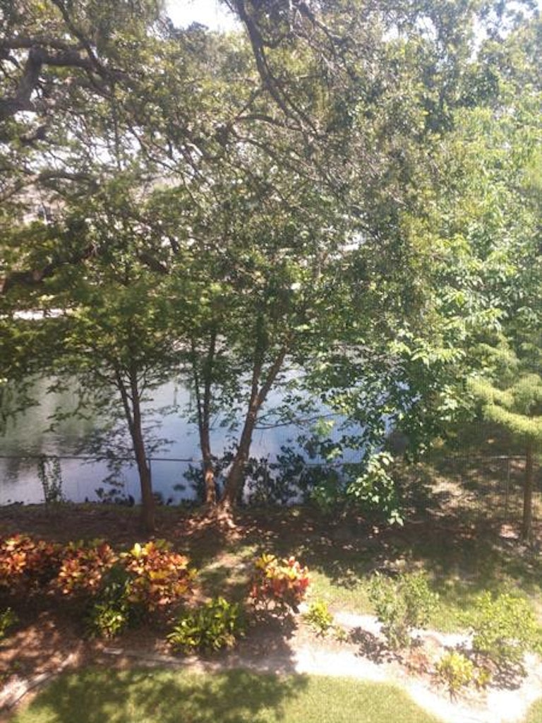 Photo 7 of 27 - 3184 Lake Bayshore Dr #323, Bradenton, FL 34205