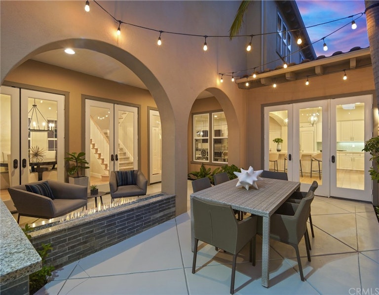 Photo 7 of 42 - 21247 Ronda Cir, Huntington Beach, CA 92648