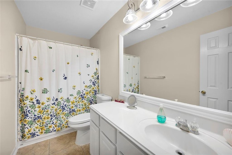 Photo 5 of 33 - 22302 Lamaster Ln, Spring, TX 77373