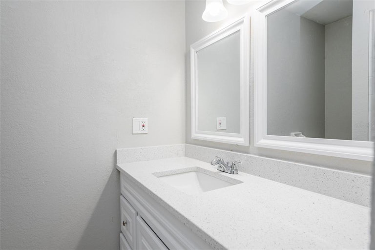 Photo 21 of 25 - 411 Harbor Point Blvd, Orlando, FL 32835