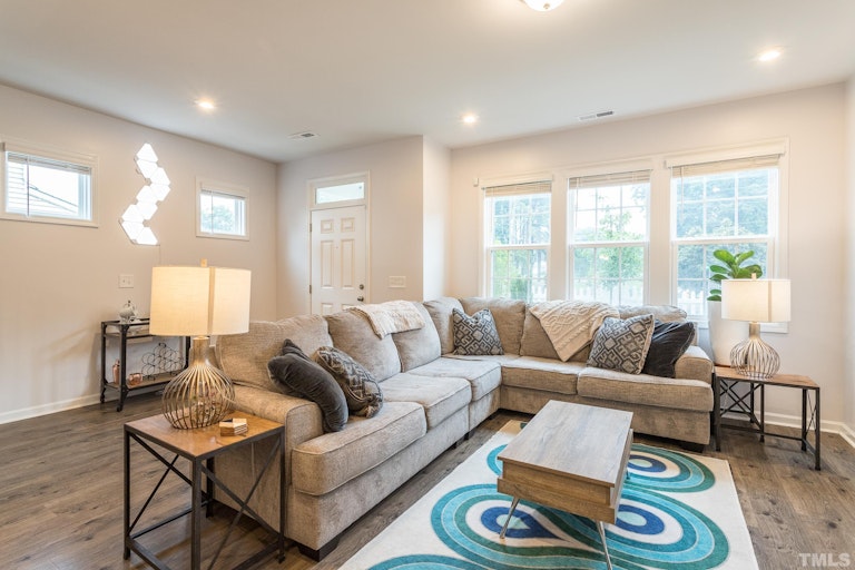 Photo 4 of 30 - 3700 Buffaloe Rd, Raleigh, NC 27604