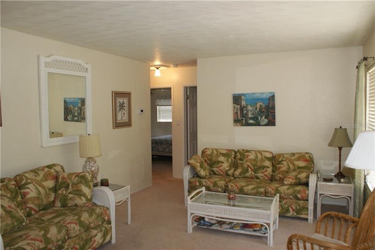 Photo 4 of 25 - 600 Harbor Dr S, Venice, FL 34285
