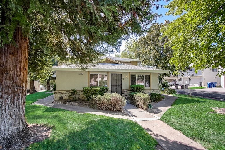 Photo 12 of 27 - 6209 Longford Dr #1, Citrus Heights, CA 95621