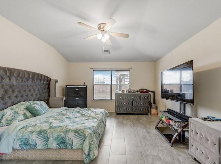 Photo 25 of 47 - 222 Kestrel Ln, Rosharon, TX 77583