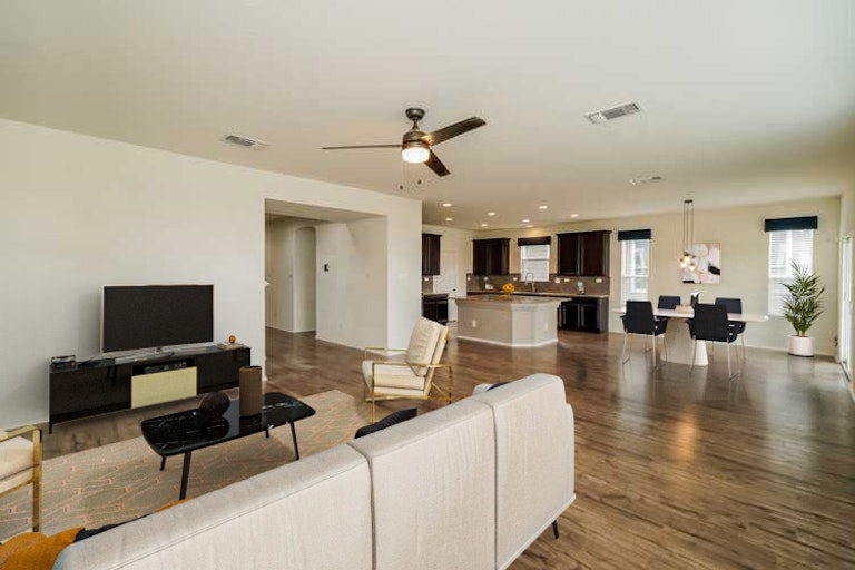 Photo 3 of 27 - 4213 Gale Mdws, New Braunfels, TX 78130