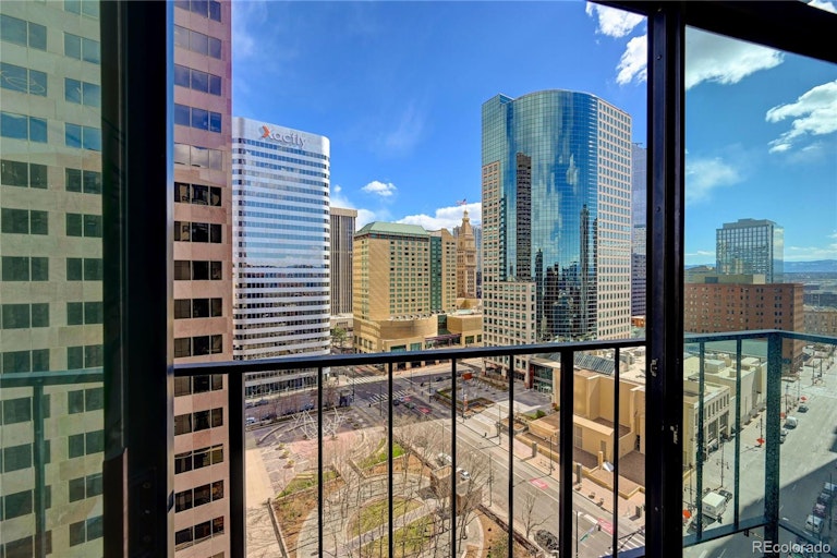 Photo 12 of 36 - 1777 Larimer St #1711, Denver, CO 80202