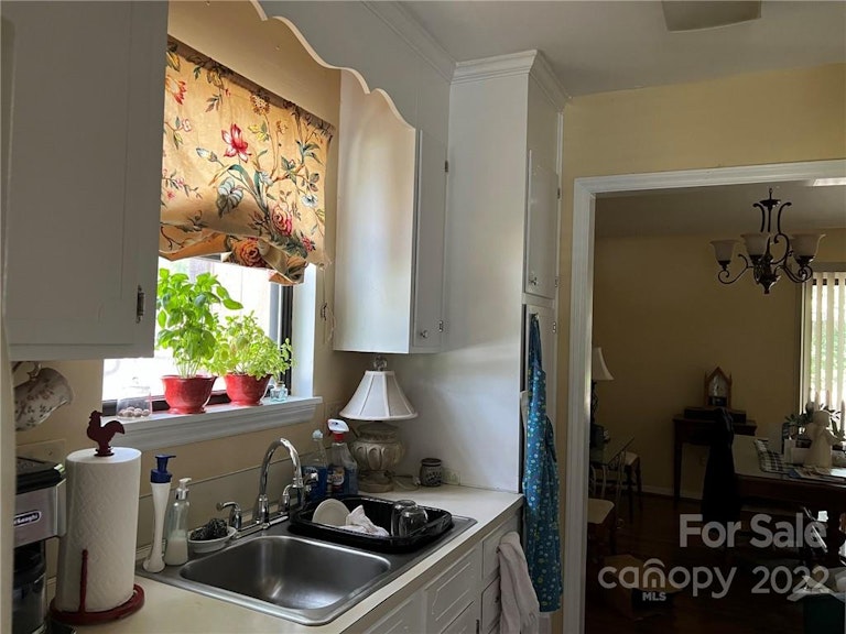 Photo 6 of 9 - 11421 Kingfisher Dr, Charlotte, NC 28226