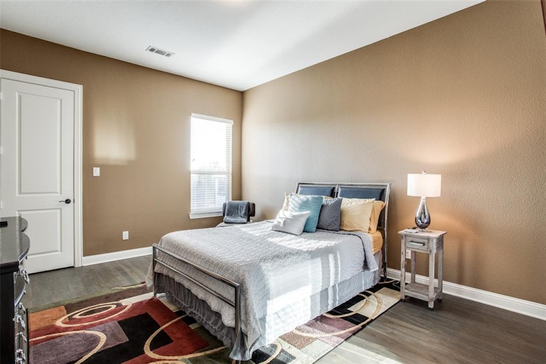 Photo 27 of 40 - 180 Denali Way, Waxahachie, TX 75167