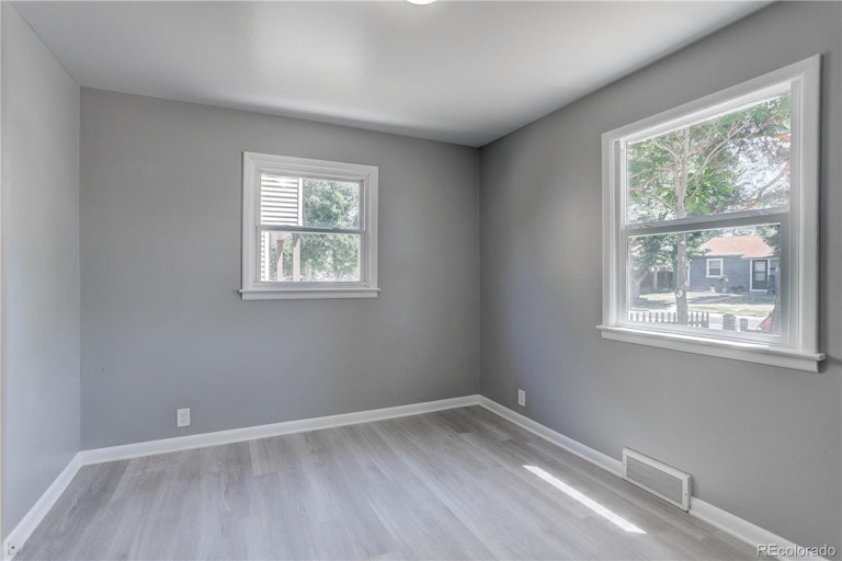 Photo 18 of 29 - 715 Lansing St, Aurora, CO 80010
