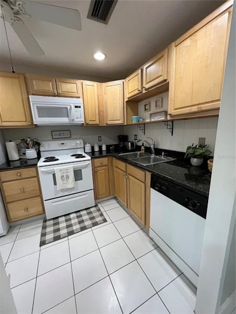 Photo 7 of 15 - 2700 Bayshore Blvd #1107, Dunedin, FL 34698