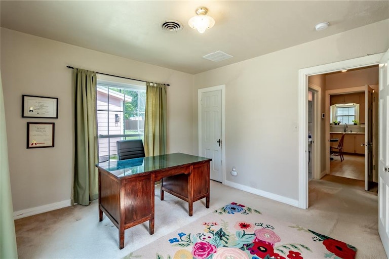 Photo 22 of 27 - 603 Coyle St, Garland, TX 75040