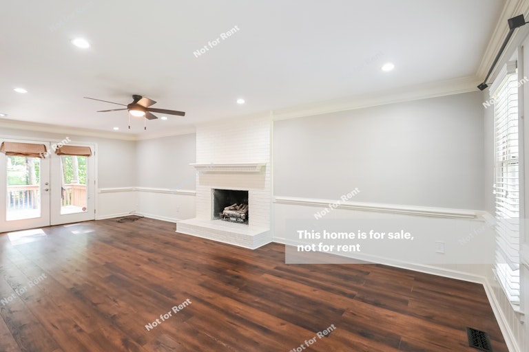 Photo 5 of 26 - 4908 Ten Ten Rd, Apex, NC 27539